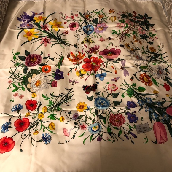 gucci garden scarf